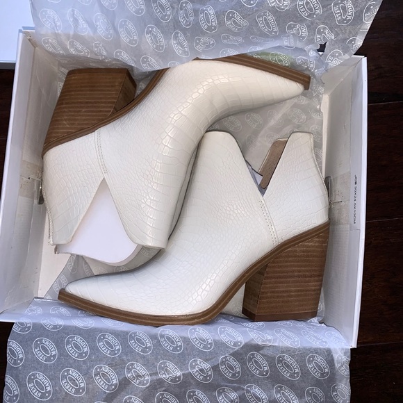 Steve Madden Camryn Bootie 8.5 - Picture 6 of 6